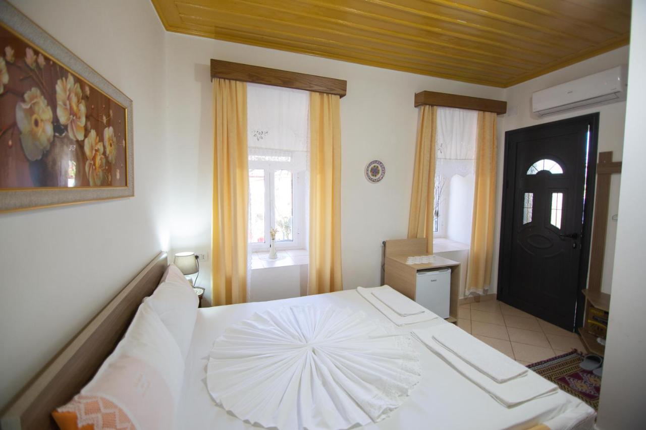 The Mosaic House - Shtepia Me Mozaik Hotel Permet Exterior photo